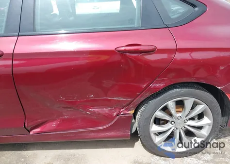 2015 Chrysler 200 S z USA, uszkodzony, nr VIN 1C3CCCBB0FN712030